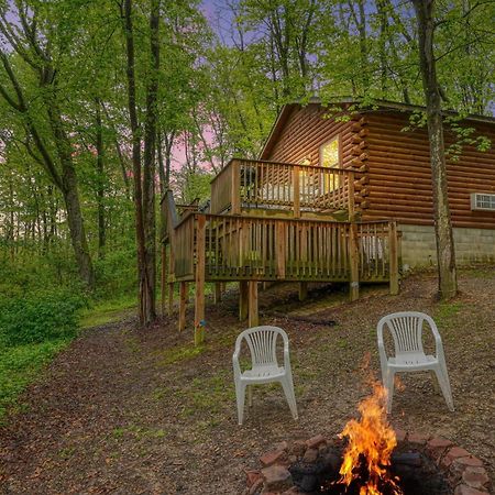 Blue Rose Cabins - Pine Ridge Cabin Logan Exterior photo